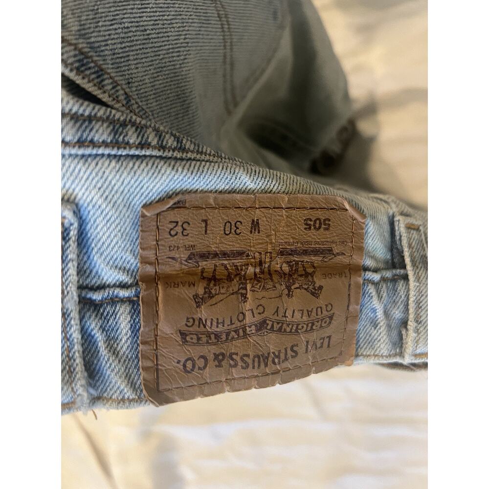Levis 505 Vintage Shorts Womens Size 30 Light Wash Denim Cutoff USA - Picture 11 of 12
